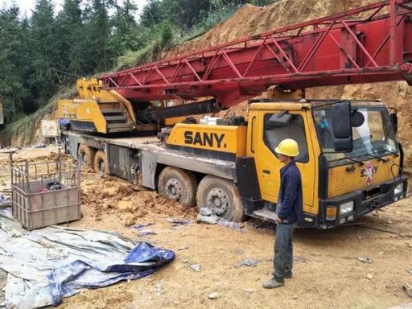 政翁源县吊车出租电话_吊车出租公司建议广大驾驶员要减少怠